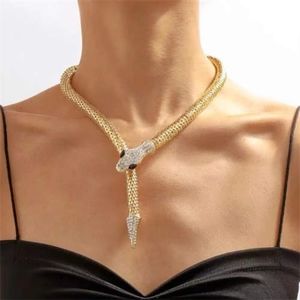 Punk Fashion Snake Design Women Alloy Costume Necklace